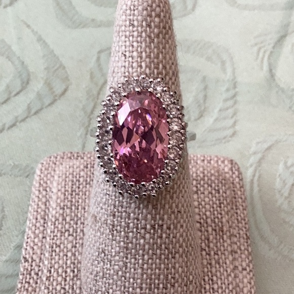 Jewelry - 925 sterling silver band with gorgeous pink faceted stone surrounded by crystals